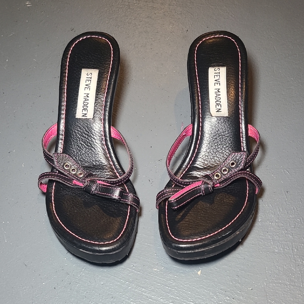 Steve Madden Black and Pink Slide Sandals